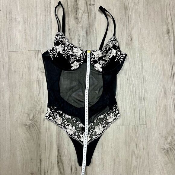Victoria’s Secret teddy black mesh cream embroidery underwire sz36C NWOT vintage - Picture 6 of 15